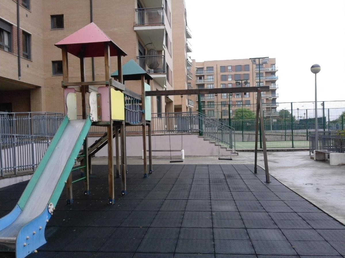 Piso Con Vistas En Urbanizacion Con Piscina Santender Kültér fotó